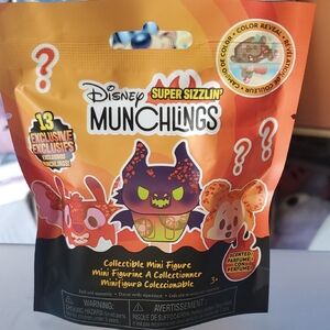 Disney Super Sizzlin' Munchlings Orange and Black Mini Figure